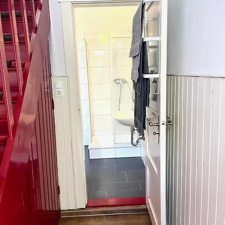 بيت للعطل Living One 3 *